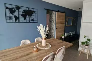 ツーリストアパートメント Résidence Neuve Avec Parking Intérieur Et Balcon