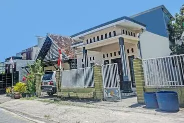 Hotel Spot On 91600 Syariah Army Kost & Homestay