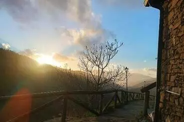 ツーリストアパートメント La Vallicuerra  La Faya