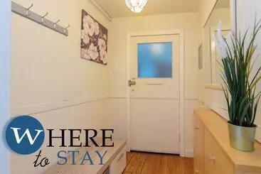 آپارتمان‌های توریست‌ها Lovely Apartment By The Hillwood Park Free Parking