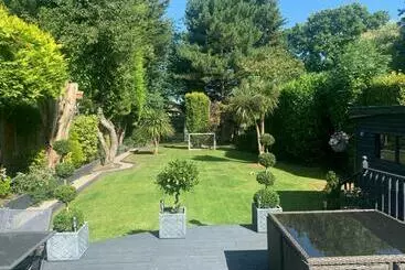 Appartamenti turistici Beautiful Little Bungalow, Indoor Fireplace, & Bar