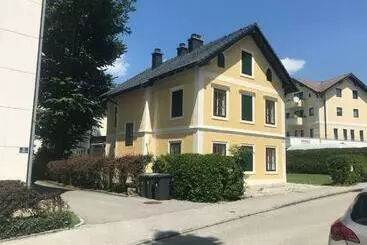 ツーリストアパートメント Haus Traundorf