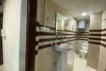 膳宿费 Sunny Guest House