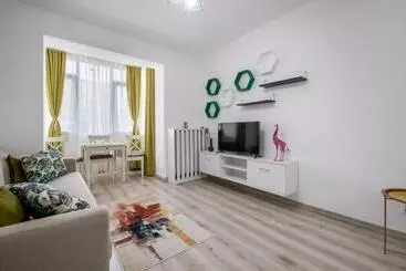 Pisos turísticos Laroka House Cosy And Modern Apartment Universitate City Centre