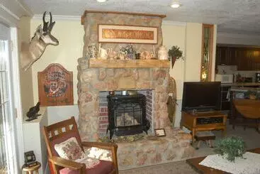 Hotel Big Yellow Inn