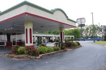 בית מלון כפרי Scottish Inns