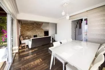 Tourist flats House With Amazing Sea View And Pool In Gumusluk