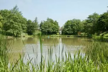 ツーリストアパートメント The Chestnuts Holiday Cottages