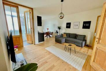 Жильё для туристов Bohemian 2bdr Apartment Antwerp Center