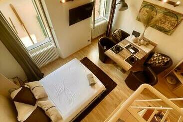 Turista apartmanok Vialunga Apartment In The Old Town