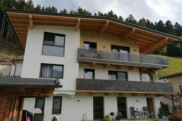 ツーリストアパートメント Haus Bergblick