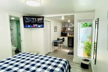 آپارتمان‌های توریست‌ها Our Lovely Nest, Free Parking & Wi Fi