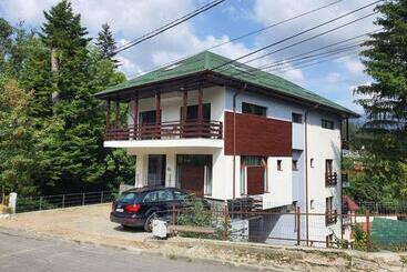 آپارتمان‌های توریست‌ها Aosta Valley Sinaia