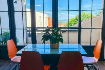 דירות לתיירים Agréable Appartement Cœur De Ville