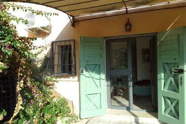 Turista apartmanok Case Gialla E Rosa