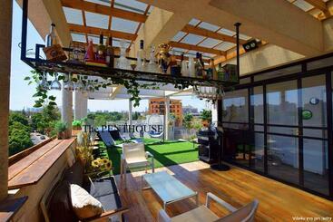 شقق خاصة سياحية Luxurious Penthouse In Tel Aviv With Pool