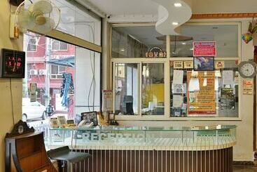 בית מלון כפרי Pachmarhi