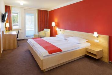 Pannonia Hotel Garni