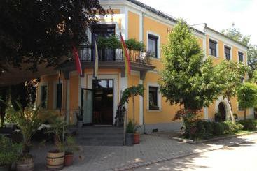 Отель Gasthof Pension Weisz Artner