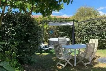 Pisos turísticos Mazet Des Orchidées Gîte 2 à 4 Personnes 50 M2 Jardin, Accès Et Spa Privé En Occitanie
