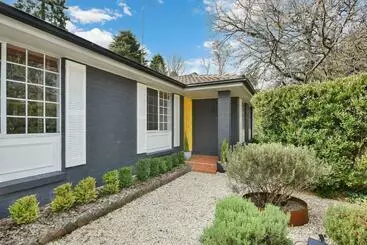 ツーリストアパートメント Twin Oaks