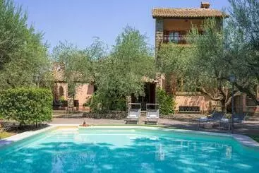 Turistihuoneistot Villa Sylva 6&2, Emma Villas