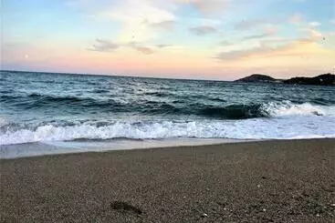 ツーリストアパートメント Studio Avec Jardin Front De Mer