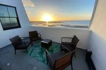 ツーリストアパートメント Balcony View Sunsets On Margate Seafront