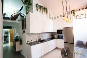 관광객 아파트 Luxury Penthouse   River Gallery Art   View&center