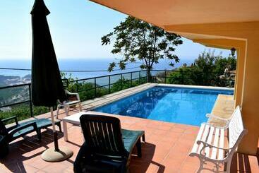 דירות לתיירים Villa  El Cortijo  Con Piscina Privada