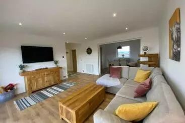 ツーリストアパートメント Beachfront Penthouse, Largs
