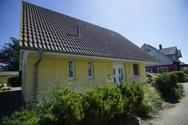 ツーリストアパートメント Nah Am Meer, Meerblick, Gratis Nutzung Vom Ahoi Erlebnisbad Und Sauna In Sellin   Haus Inselblick Fe