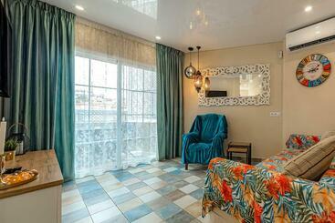 דירות לתיירים Luxury Two Bedroom Apartment Four Seasons