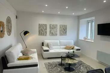 ツーリストアパートメント Duplex Près De Nantes