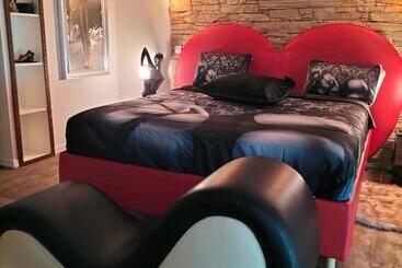 Turist apartmanları L Idyle Loft érotique Détente