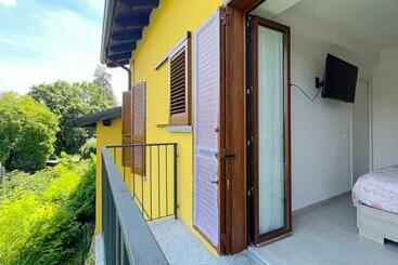 Жильё для туристов Appartamento Con Balcone Affascinante A Cadorago