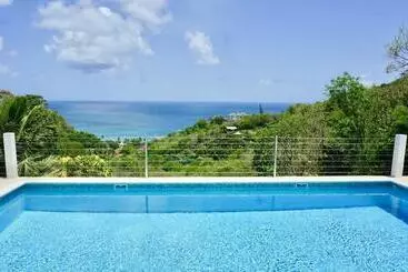 آپارتمان‌های توریست‌ها La Mer   Luxury Eco Villa With Private Pool And Beautiful Sea Views