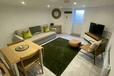 Appartamenti turistici Quaint Central Basement Apartment