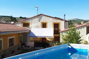 شقق خاصة سياحية Casa Rural Los 7 Pinos De Gredos