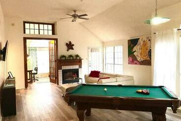 Turist apartmanları Cityhaven Nflx/pool Table/workspace/soaktub