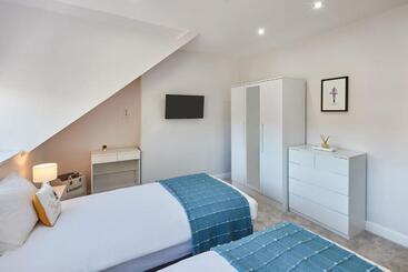 شقق خاصة سياحية Host & Stay   The Loft @ The Regency