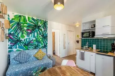 ツーリストアパートメント Guestready   Colourful And Spacious Apt For 4pax In Drancy
