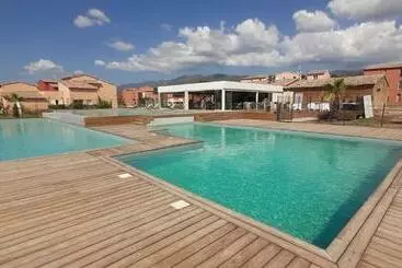 ツーリストアパートメント Joli T2 Climatisé Au Calme à 10 Mm De Porto Vecchio Dans Une Résidence De Tourisme