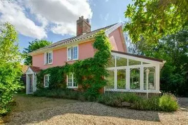 ツーリストアパートメント Barn Meadow Cottage