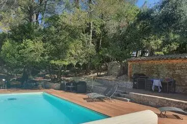 Turistihuoneistot Villa Thaïs