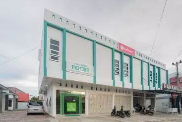 Hotel Reddoorz Syariah Near Pelabuhan Ulee Lheue Banda Aceh