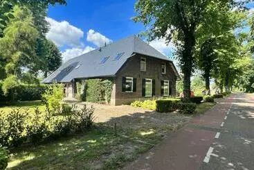 Turistihuoneistot Nisterlo Guesthouse