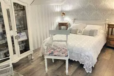 Majatalo Villa Notre Dame Face Au Château Fort