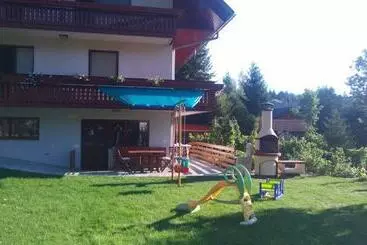 Apartamente turistice Apartma Lara