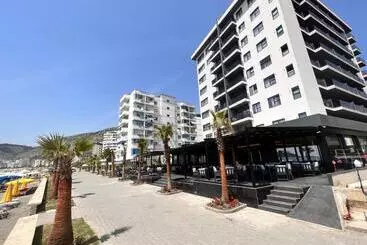 Hotel Leon Beach Front